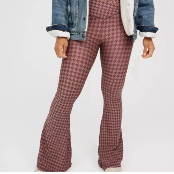 🦋Aerie crossover super flare legging - Picture 2 of 6